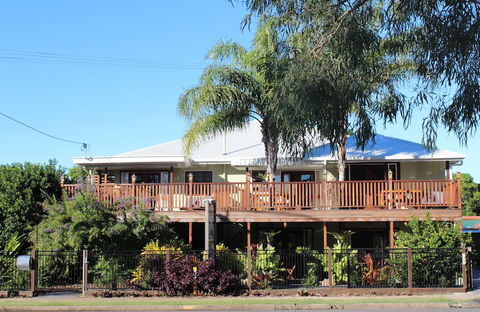 Five 3 Five - The Beachside Barracks - Accommodation Rockhampton 0