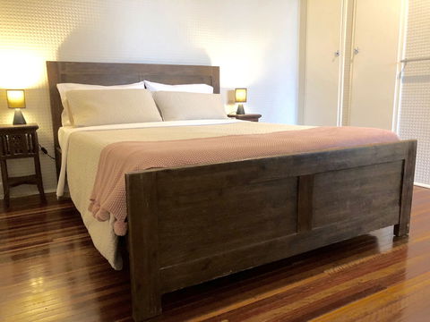 Five 3 Five - The Beachside Barracks - Accommodation Rockhampton 4