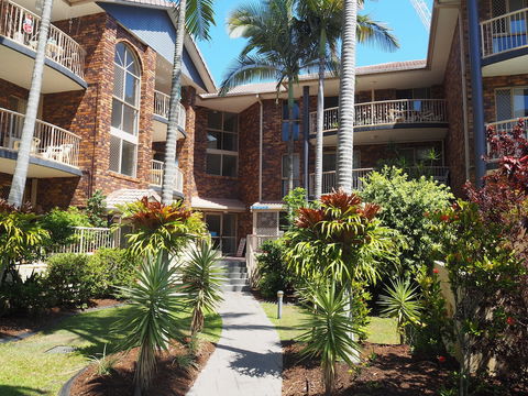 Oceanside Cove Holiday Apartments - Accommodation Rockhampton 0