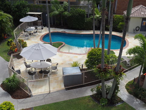 Oceanside Cove Holiday Apartments - Accommodation Rockhampton 2