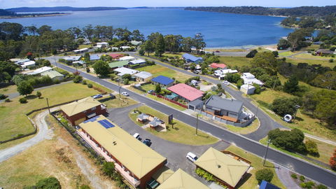 Sweetwater Villas - Accommodation Rockhampton 0