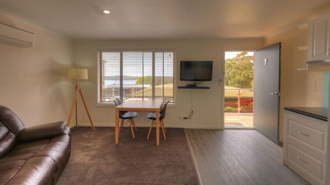 Sweetwater Villas - Accommodation Rockhampton 3