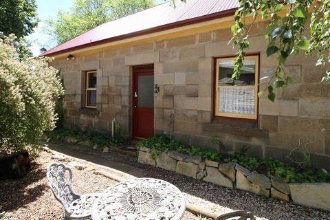 Christopher Halls Colonial Accommodation - Accommodation Rockhampton 5