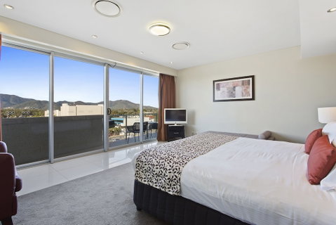 CBD Luxury Accommodation - Accommodation Rockhampton 4