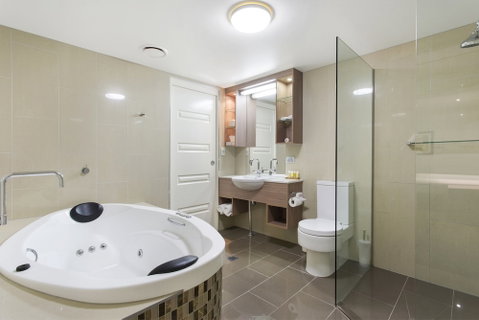 CBD Luxury Accommodation - Accommodation Rockhampton 5