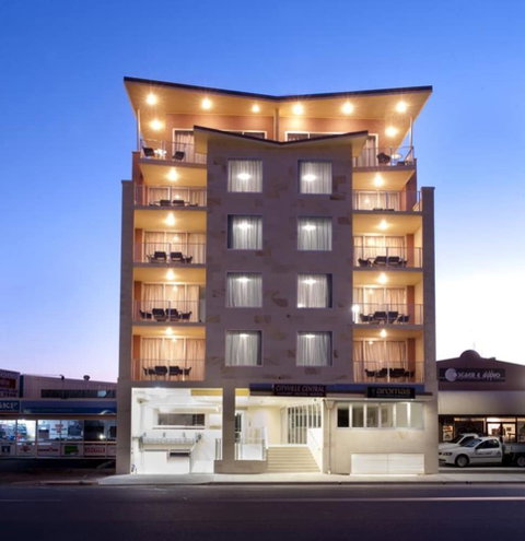 CBD Luxury Accommodation - Accommodation Rockhampton 0