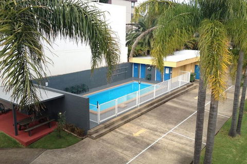 Waterview Holiday Apartments - Accommodation Rockhampton 2