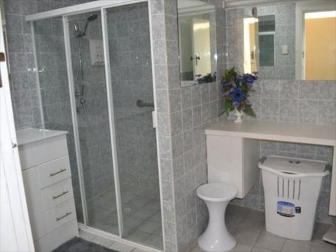 Squatters Cottage - Accommodation Rockhampton 5