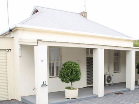 Squatters Cottage - Accommodation Rockhampton 3