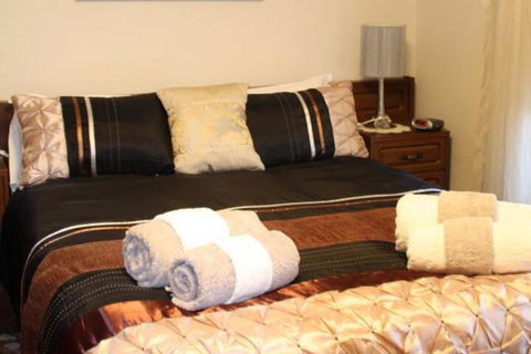 Sunset Retreat - Accommodation Rockhampton 6