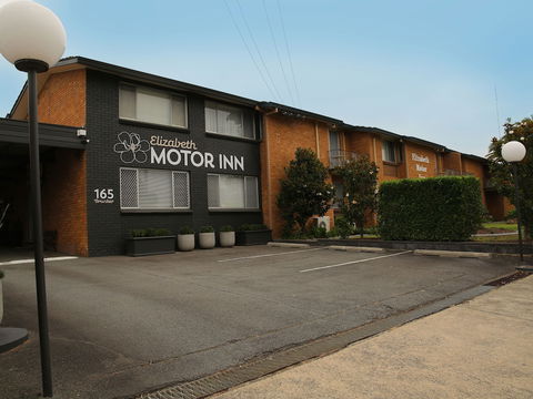 Elizabeth Motor Inn - Accommodation Rockhampton 0