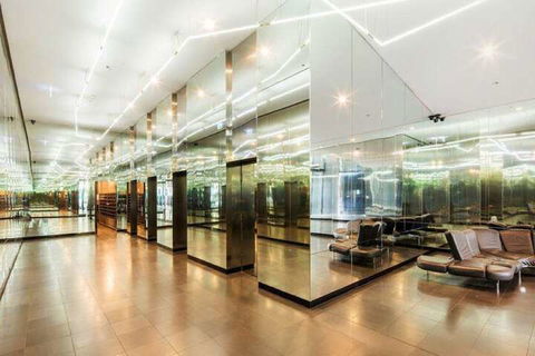 CBD Collins St. Near Southern Cross - Accommodation Rockhampton 3