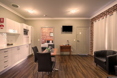 Akuna Motor Inn And Apartments - Accommodation Rockhampton 6