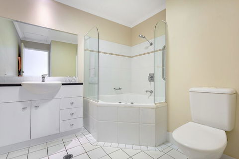Whitesands - Accommodation Rockhampton 4