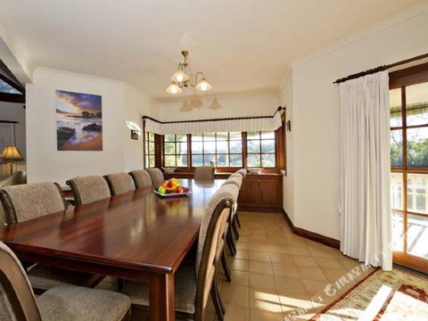 Fleur De Lys - Accommodation Rockhampton 3