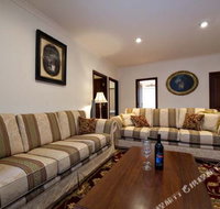 Fleur de Lys - Accommodation Rockhampton