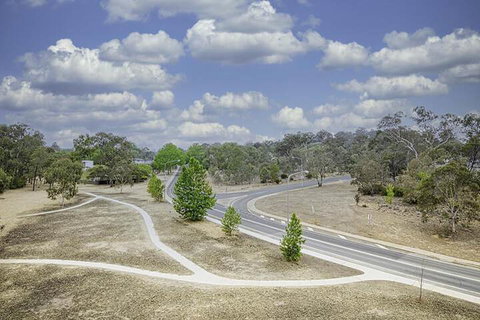 CANBERRA CHIC-Hosted By L'Abode - Accommodation Rockhampton 2