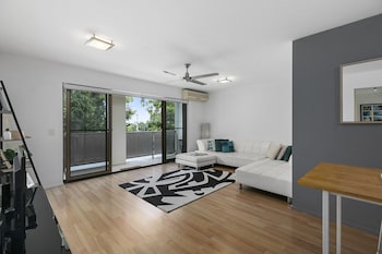 Smart Budget Retreat - Accommodation Rockhampton 0