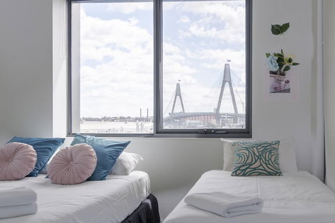 C16 Darling Harbour 2 BDR APT - Accommodation Rockhampton 1