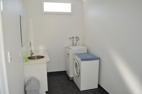 Wattle Grove Villa - Accommodation Rockhampton 2