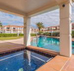 Breakers Block 1 unit 1 Pool in complex across the road from the beach - Accommodation Rockhampton