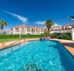Breakers Block 3 Unit 2 Pool in complex across the road from the beach - Accommodation Rockhampton