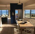 Ocean Views 4 Ocean Street air conditioned luxury with beautiful ocean views - Accommodation Rockhampton