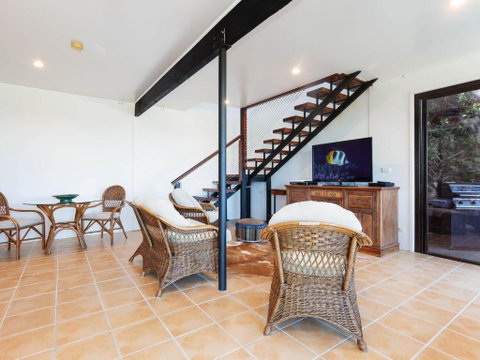 Whale Tales 78 Lentara Street FANTASTIC WATER VIEWS OVER FINGAL BEACH - Accommodation Rockhampton 6