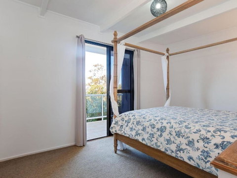 Whale Tales 78 Lentara Street FANTASTIC WATER VIEWS OVER FINGAL BEACH - Accommodation Rockhampton 2