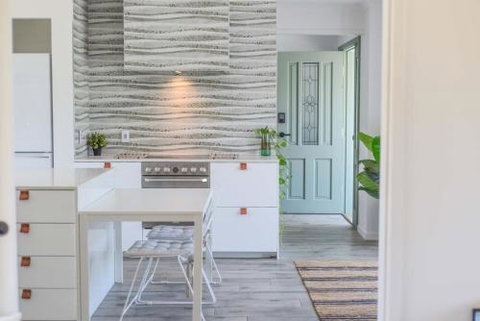 Quiet Pet Friendly Home 3 Houses To Beach Entry With Private Pool Walk To Shops - Accommodation Rockhampton 0