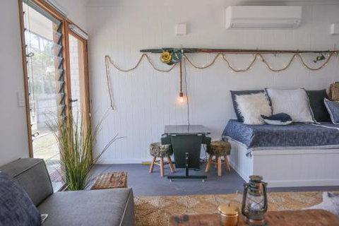 Quiet Pet Friendly Home 3 Houses To Beach Entry With Private Pool Walk To Shops - Accommodation Rockhampton 2