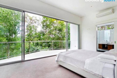 Tranquil Noosa Heads Luxury Home With Private Pool Gym Tennis & Golf - Accommodation Rockhampton 0