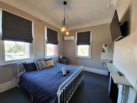 The Royal Hotel - Accommodation Rockhampton 3