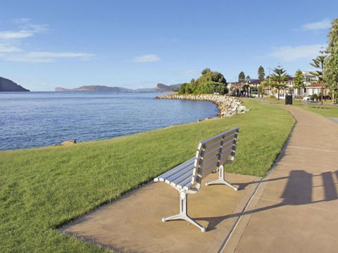 Hinterland Luxury 1 Bedroom Hinterland View Apt - Accommodation Rockhampton 2