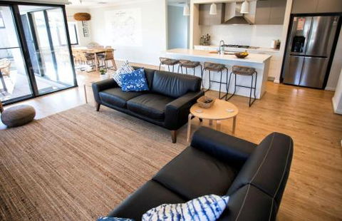 NAUTILUS - Accommodation Rockhampton 0