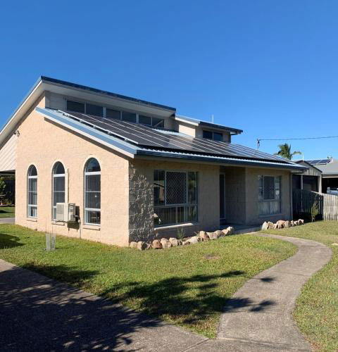 11 Anchovy Street Tin Can Bay Summer Haven Coastal Retreat - Accommodation Rockhampton 0