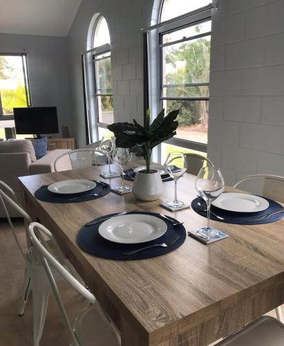 11 Anchovy Street Tin Can Bay Summer Haven Coastal Retreat - Accommodation Rockhampton 6