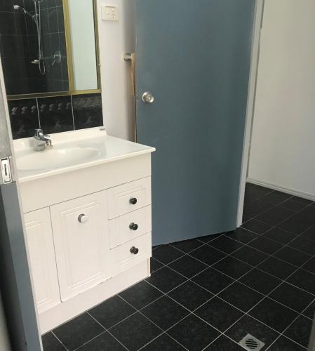 11 Anchovy Street Tin Can Bay Summer Haven Coastal Retreat - Accommodation Rockhampton 4