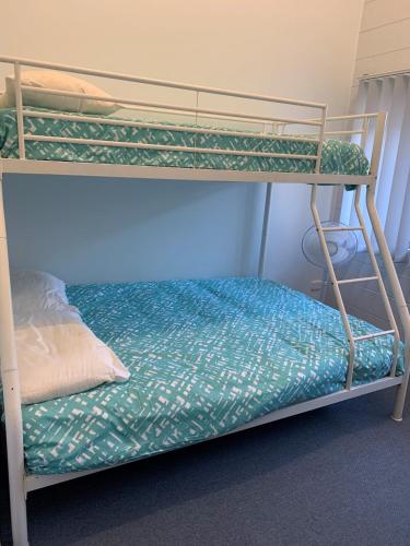 11 Anchovy Street Tin Can Bay Summer Haven Coastal Retreat - Accommodation Rockhampton 5