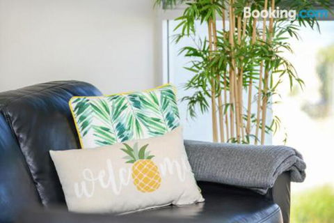 Bayline Beachfront Apartment No 4 - Accommodation Rockhampton 6