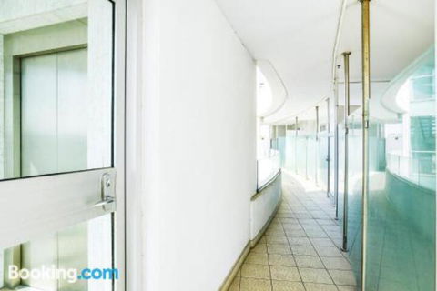 Bayline Beachfront Apartment No 4 - Accommodation Rockhampton 1