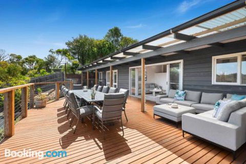 Willowdene With Pool Spa Tennis Court & Fireplace - Accommodation Rockhampton 6