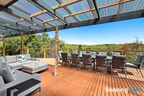 Willowdene With Pool Spa Tennis Court & Fireplace - Accommodation Rockhampton 3