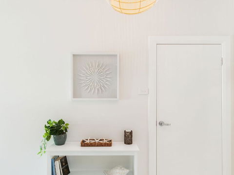 C A L M At Beautiful Shoal Bay - Accommodation Rockhampton 3