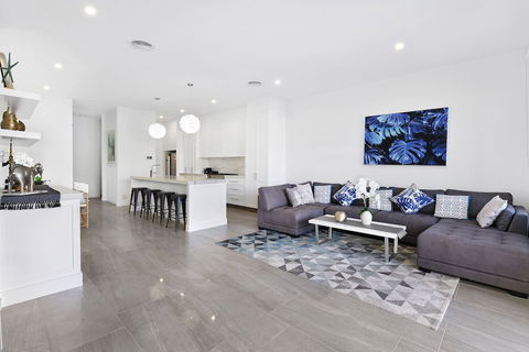 GC Private Homes - Waterfront Villas - Accommodation Rockhampton 5