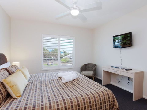 Oaks Pacific Blue 278 265 Sandy Point Road - Accommodation Rockhampton 3