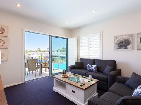 Oaks Pacific Blue 278 265 Sandy Point Road - Accommodation Rockhampton 4
