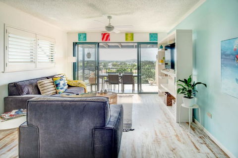 Coolum Beach 3 Level Townhouse Private Rooftop Terrace Spa Overlooking Mount Coolum - Accommodation Rockhampton 2