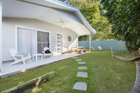 Salty Kisses Holiday House - Accommodation Rockhampton 0