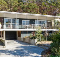 Palmwood at Hyams Beach 4pm Check Out Sundays - Accommodation Rockhampton